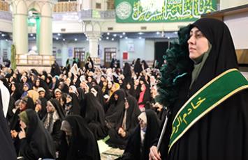 محفل جلوه‌های حضرت زهرا (س) در قرآن - 1404/09/20- عکس : حافظ کل قرآن کریم مهدیه نیکویی