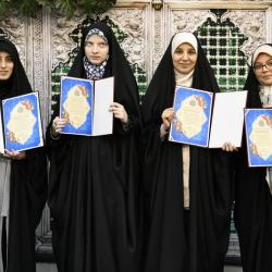 دیدار تولیت آستان عبدالعظیم(ع) با حفاظ رتبه‌دار مسابقات قرآن - 14040824